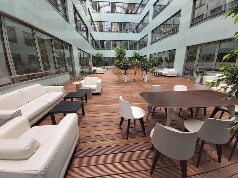 House Of Business - Hungary, Roosevelt