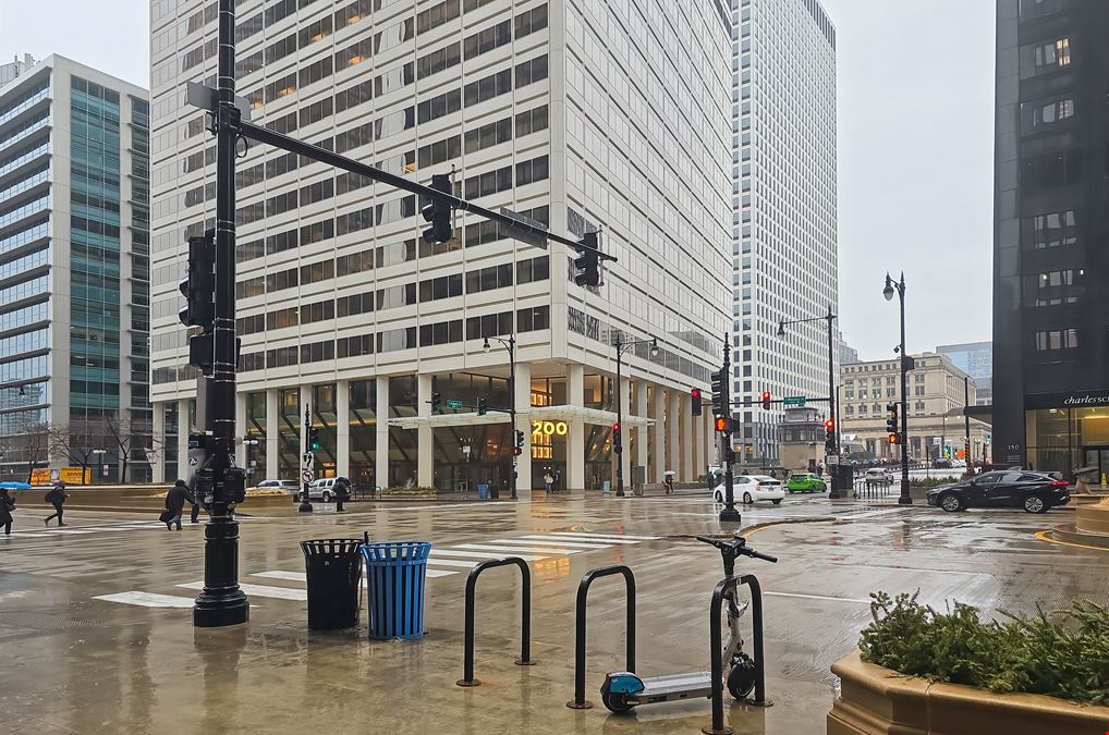 Chicago West Loop 200 S Wacker