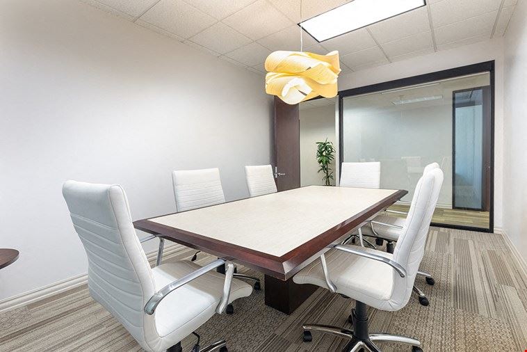 8 Person Meeting Room