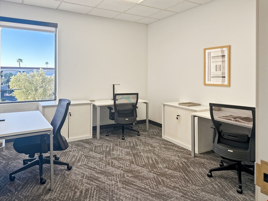 Regus - Sun City - West Palmeras Dr
