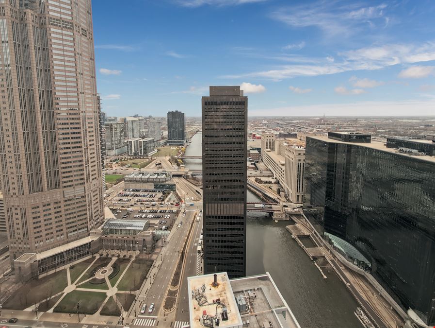 Chicago West Loop 200 S Wacker