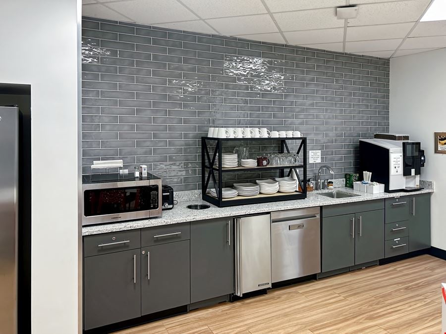 Regus - Indianapolis - Parkwood Crossing Center
