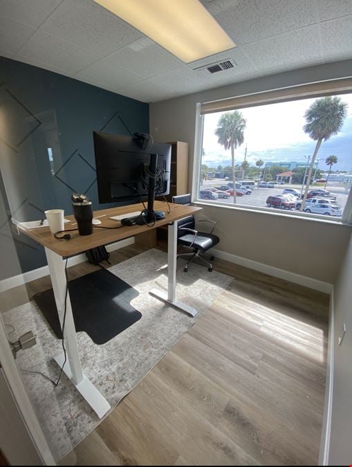 Professional Medium Conference Room Venue