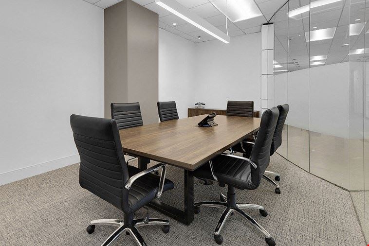 6 Person Meeting Room Medium