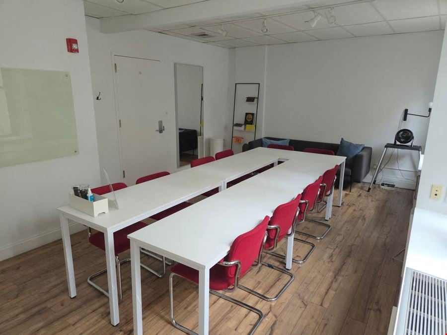 704-D Conference Room for 10