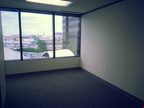 7322-7324 Southwest Freeway