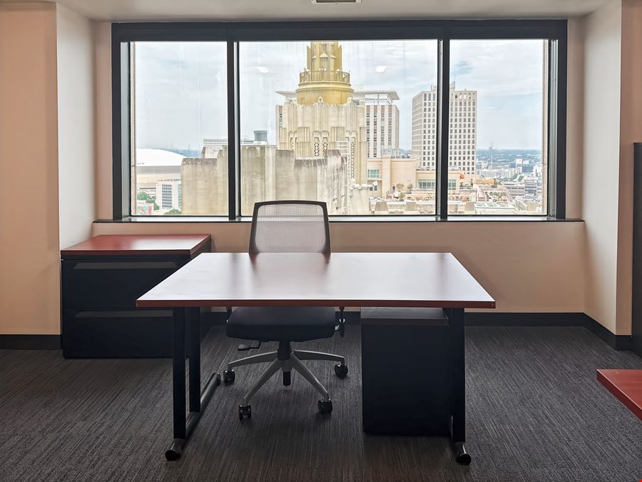 LA, New Orleans - Place St. Charles