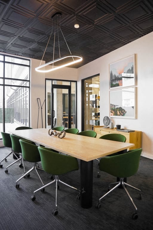 Shared workspaces at Vintage City Offices | CoworkingCafe