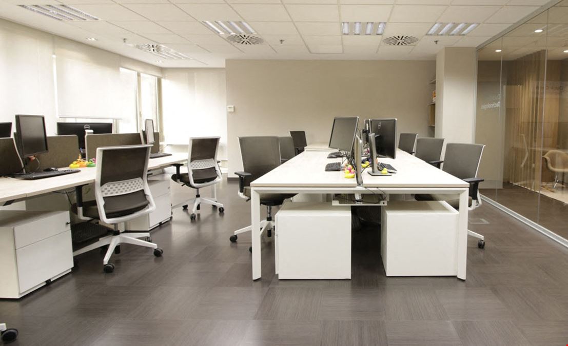 630 Gran Via -  Business And Meeting Room Center