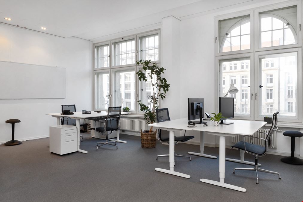 THE GATE BERLIN - UDL