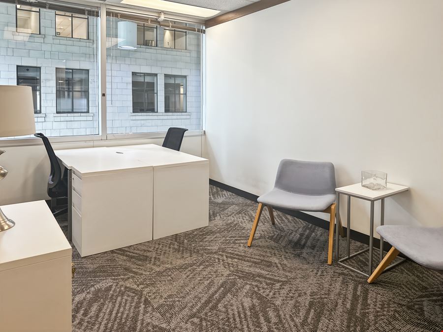 Regus - Toronto - Street