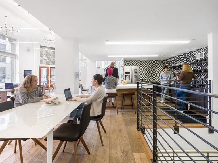 Expansive Coworking Lounge