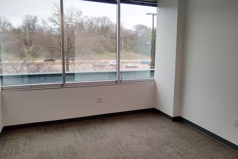 Workstyle Flexible Spaces - 1840 Pyramid Place