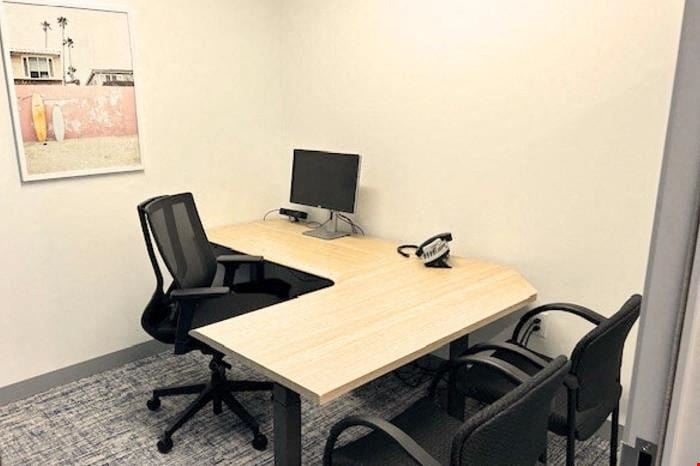 Day Office 725 ($30/hr or 1cr/hr)