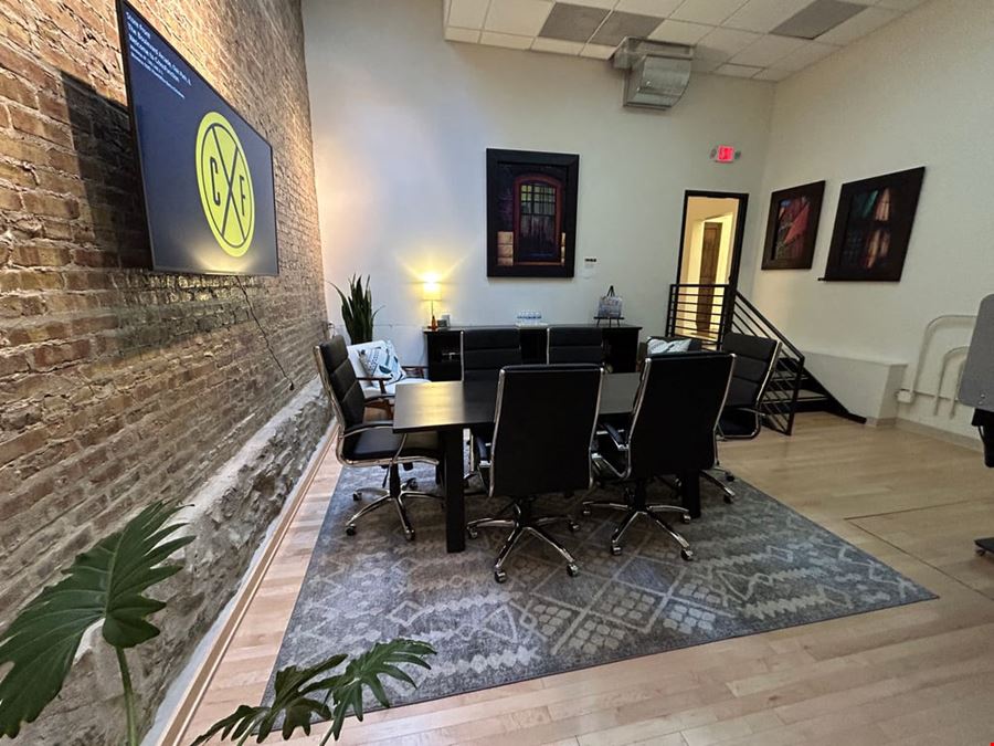 Studio Lounge