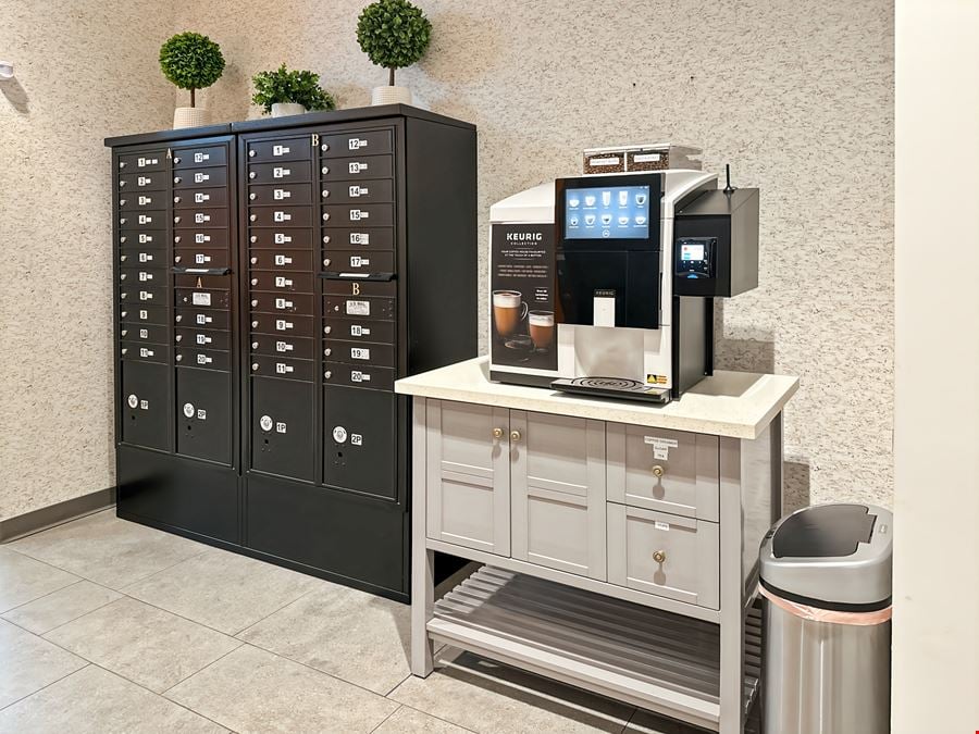 CA, Ontario - W 6th Street