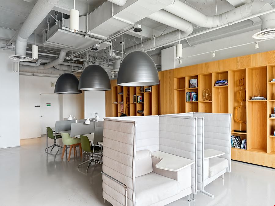 CA, Oakland - Spaces Jack London Square