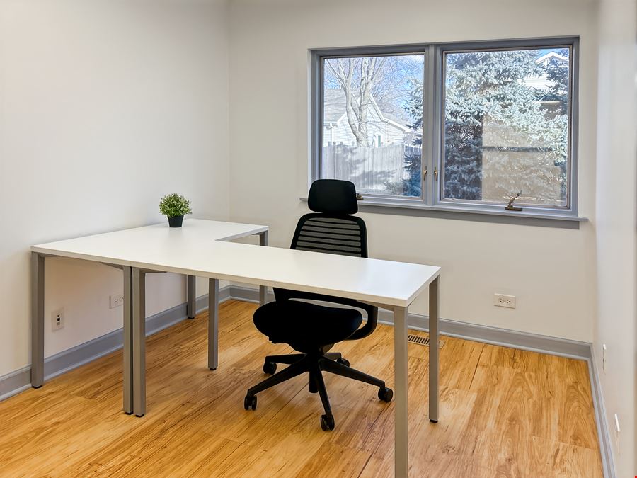 IL, Winfield - County Farm Rd