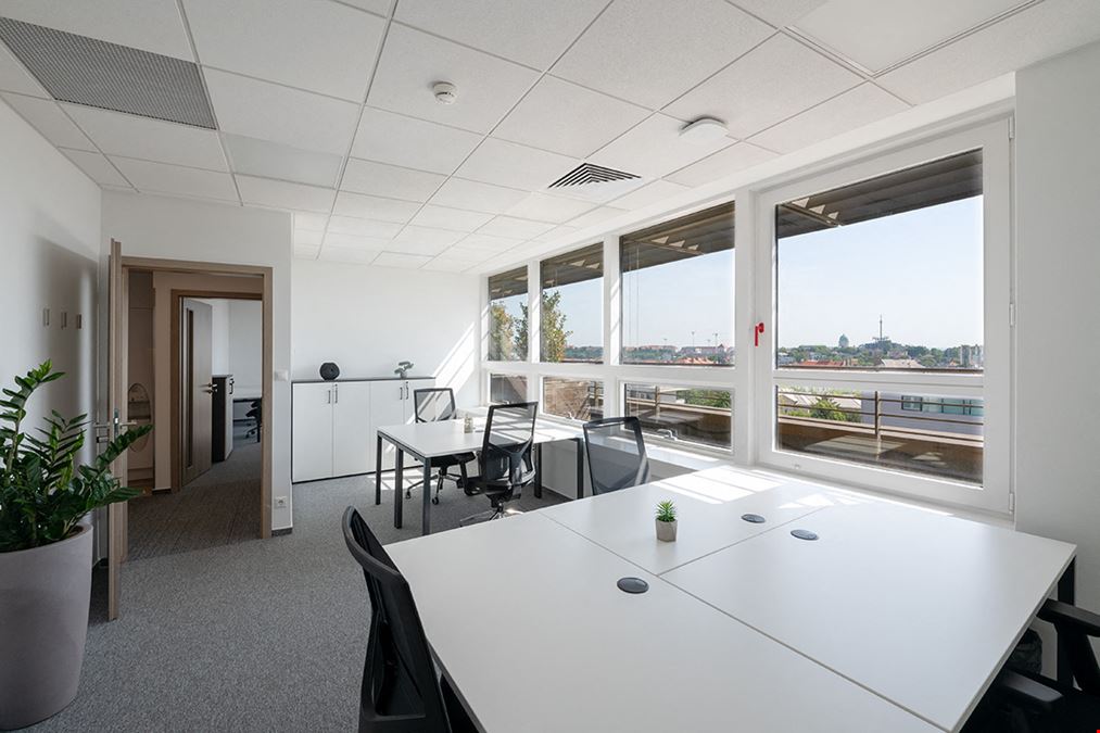 House Of Business - Budapest, MOM Park