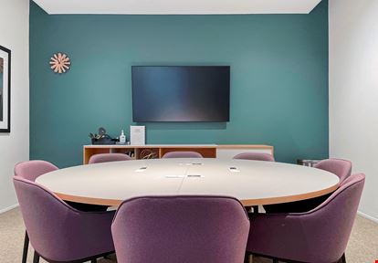 NC, Raleigh - Spaces Crabtree Terrace