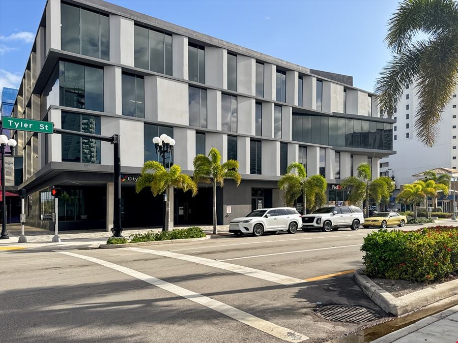 Regus - Hollywood - 1895 Tyler Street