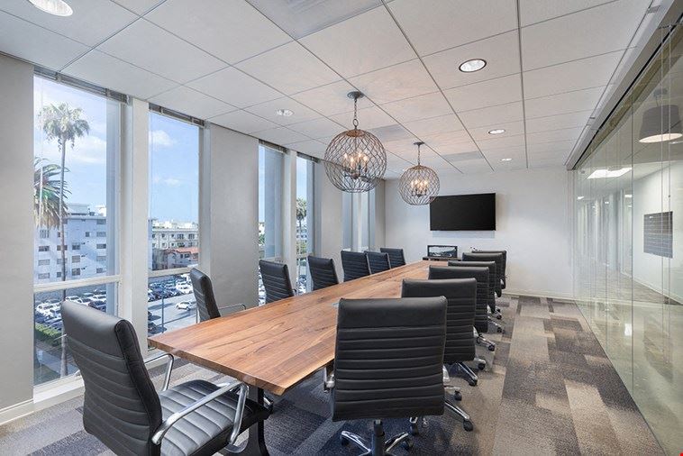 14 Person Meeting Room