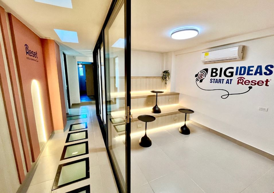 Reset (Hotel-Coworking-Cafe)