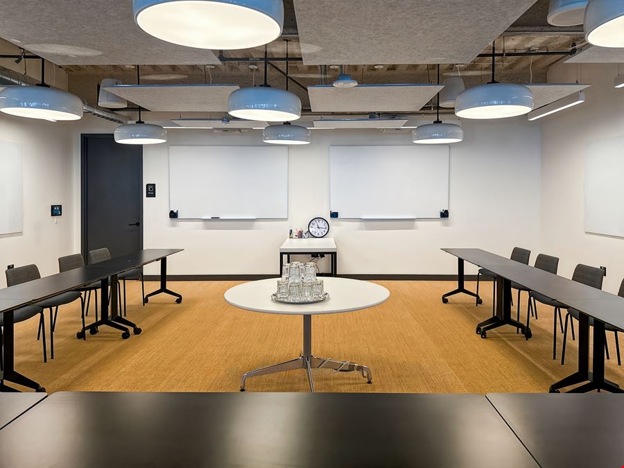 WA, Seattle-  1601 5th Avenue