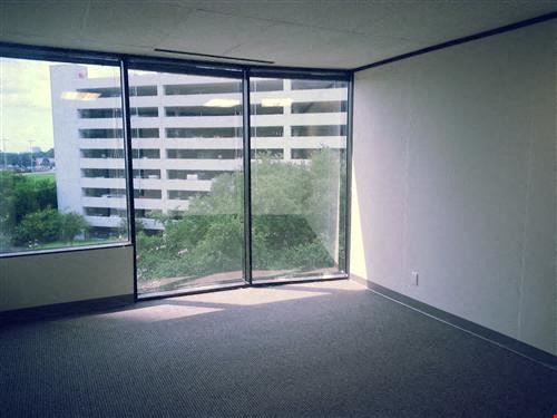 7322-7324 Southwest Freeway