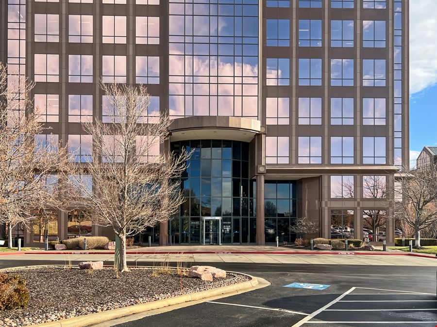 KS, Overland Park - Lighton Tower