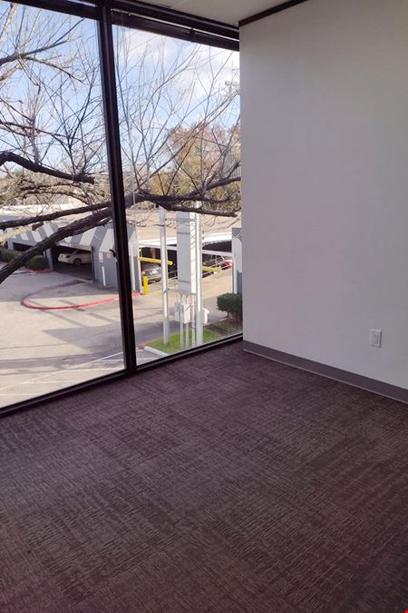 340-350 N Sam Houston Pkwy E