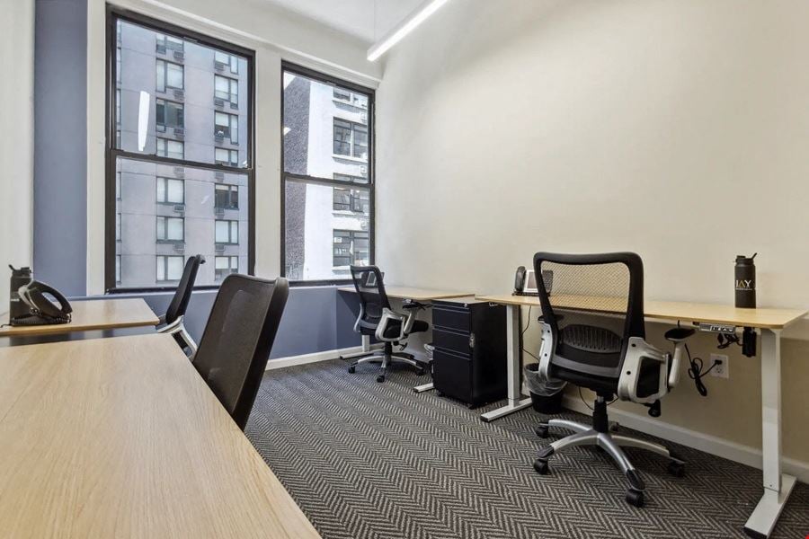 Window Office 405