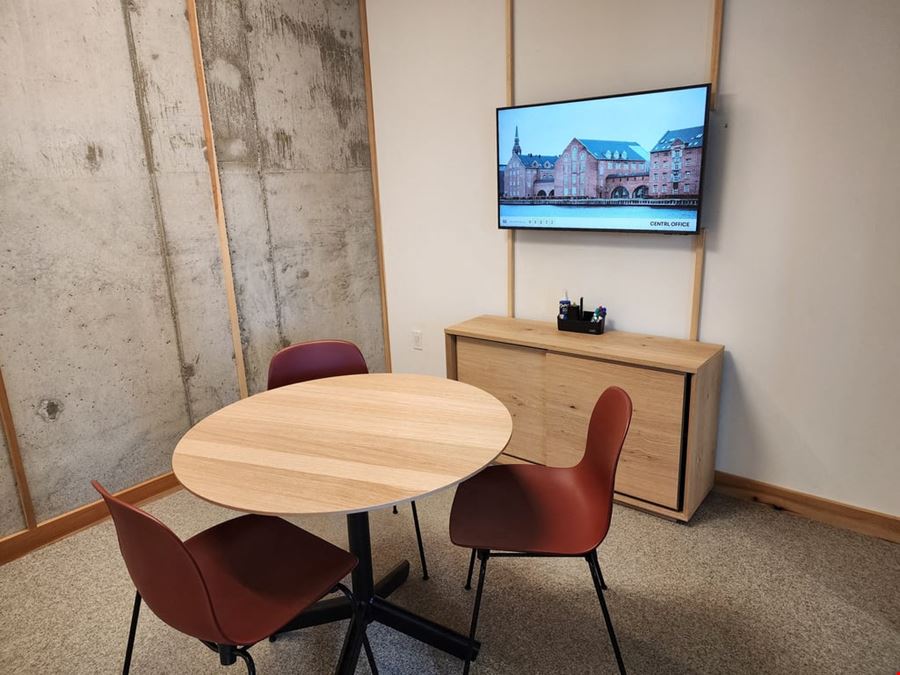 5D - Huddle Room
