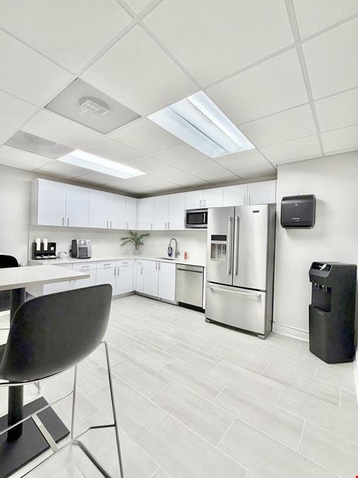 Small Conference Room 002