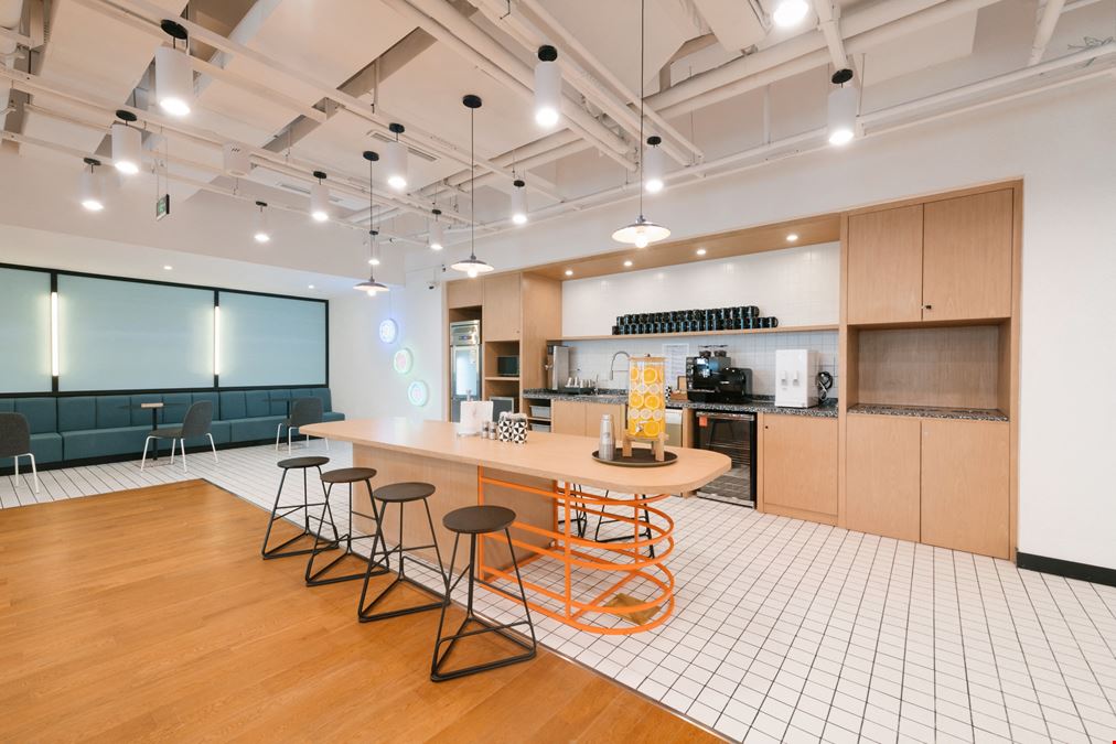 Ruidong Center - No. 199 Xiadong Street