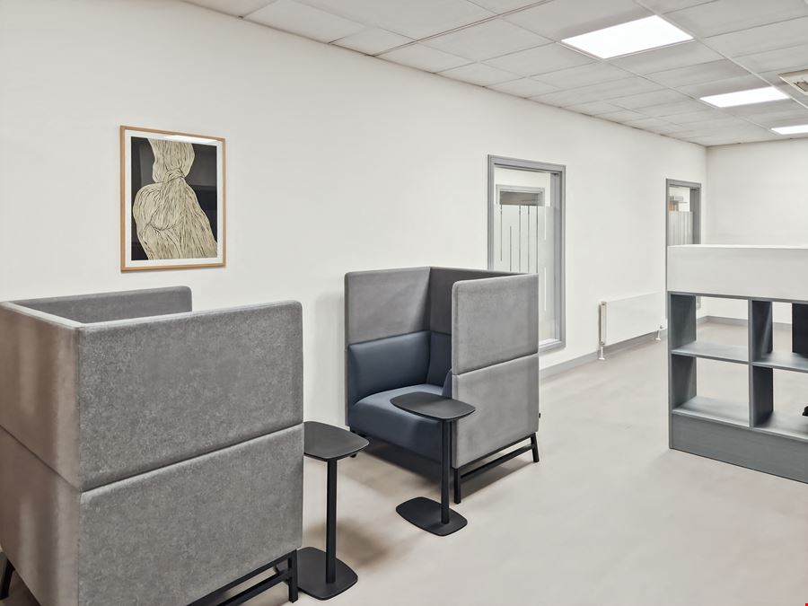 Regus - Linenhill House