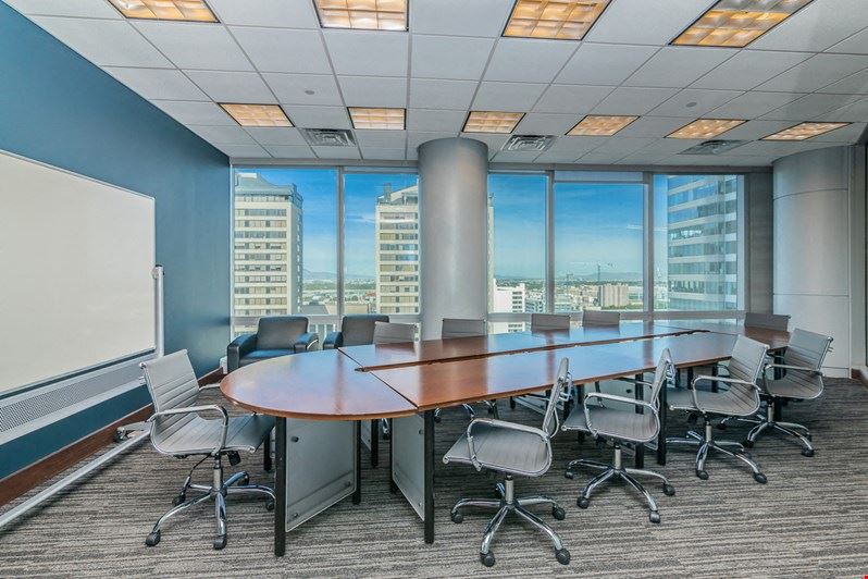 Avanti Workspace (Wells Fargo Center)