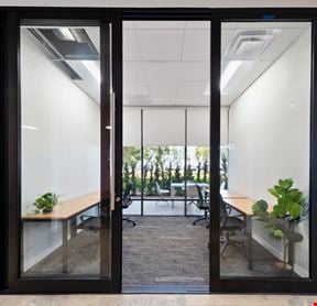 4-Desk Office 102