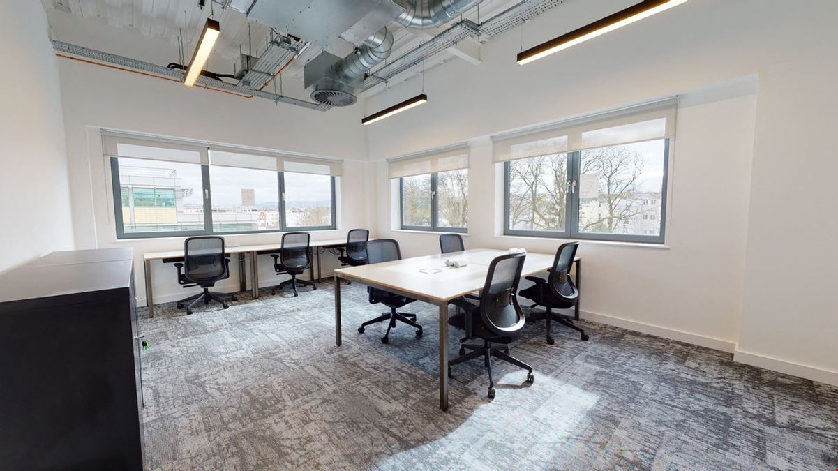 Clockwise - Cheltenham