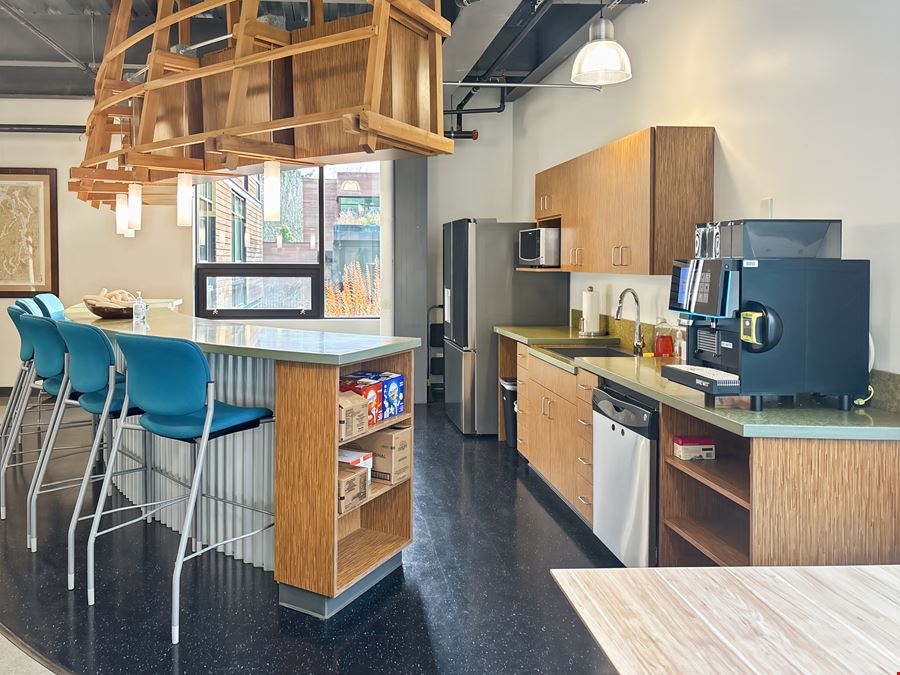 WA, Bainbridge - Ravine Ln