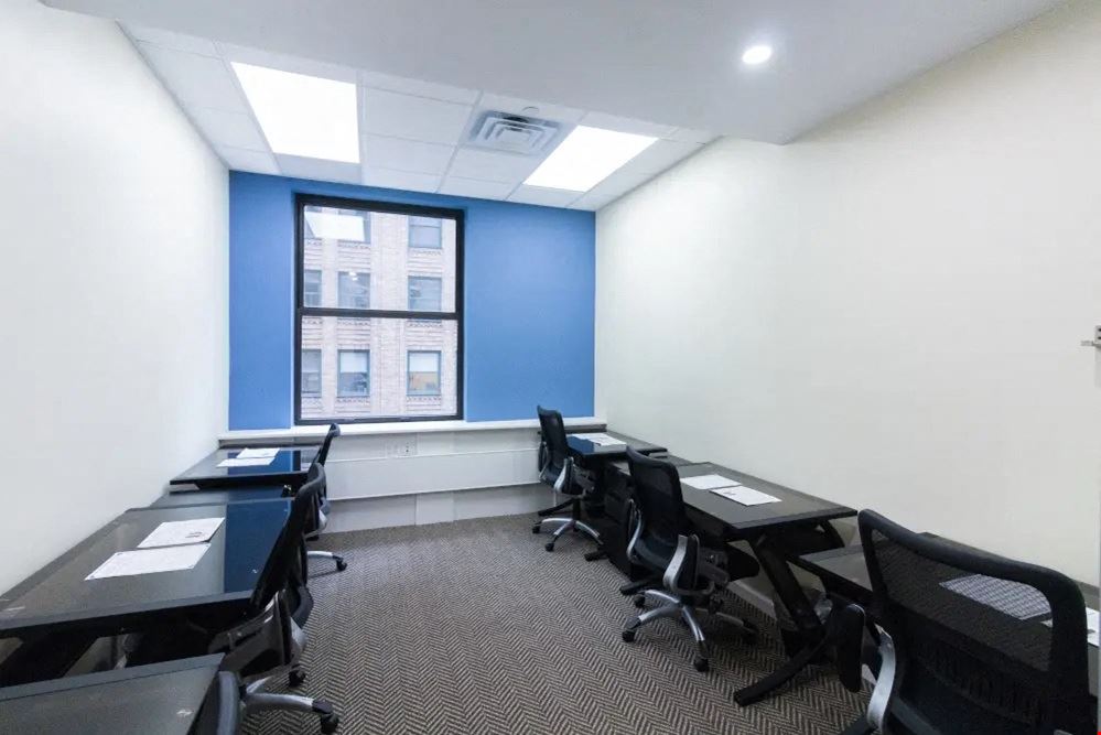 Window Office 715