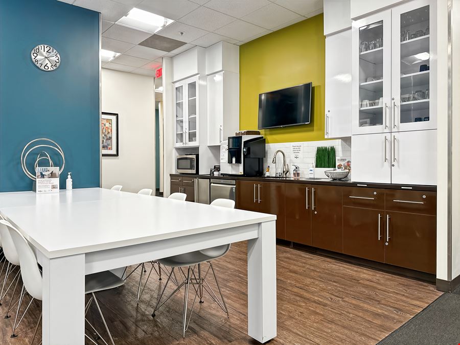 CA, Novato - Woodside Office Center