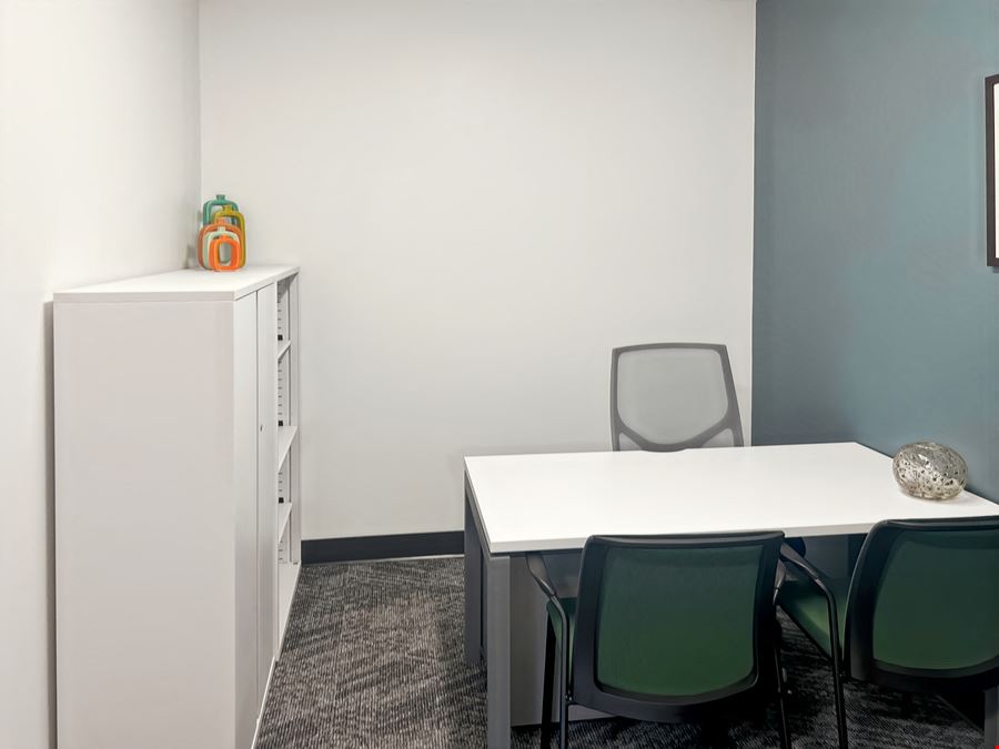 MD, Pikesville - Woodholme Center