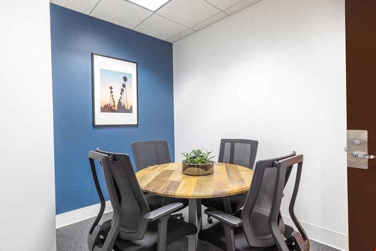 4 Person Meeting Room - Small