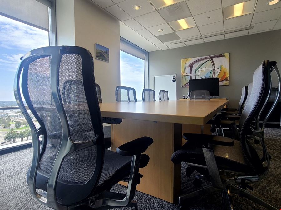 CA, Newport Beach - John Wayne Airport