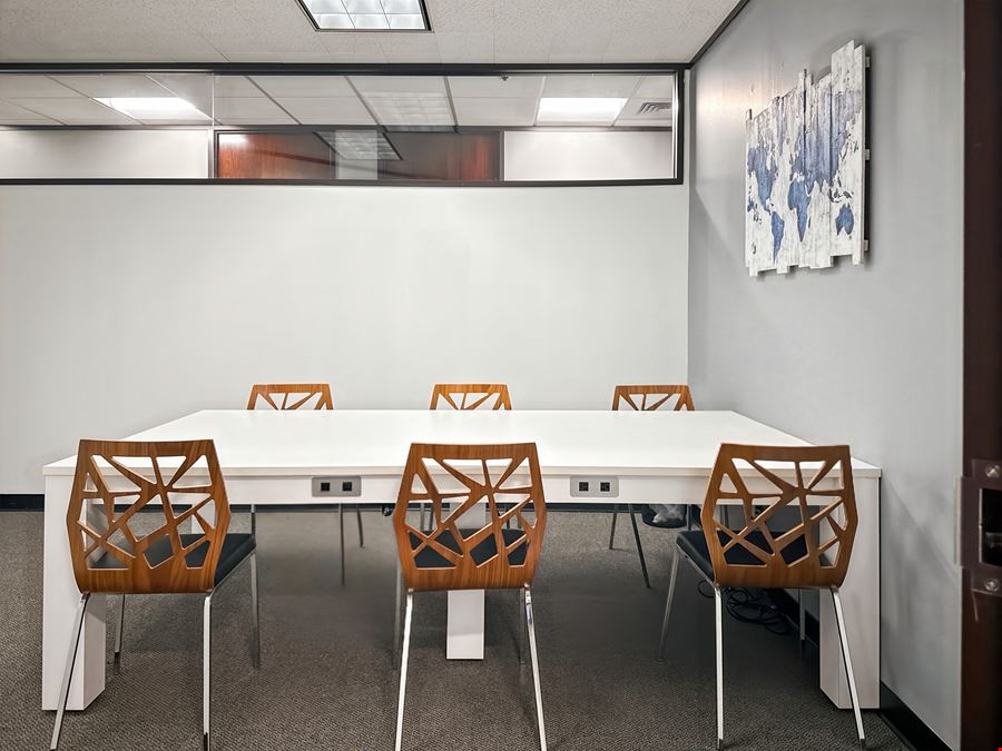 LA, New Orleans - Energy Centre Building