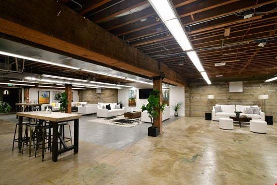 Spaces 3080 Tamiami Trail E