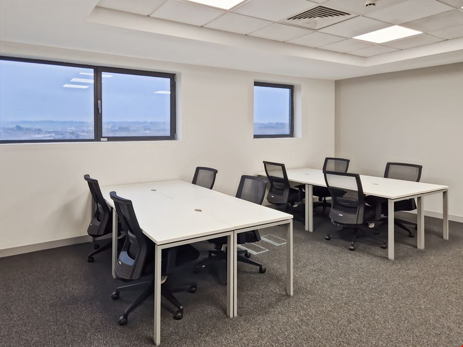 Regus - Linenhill House