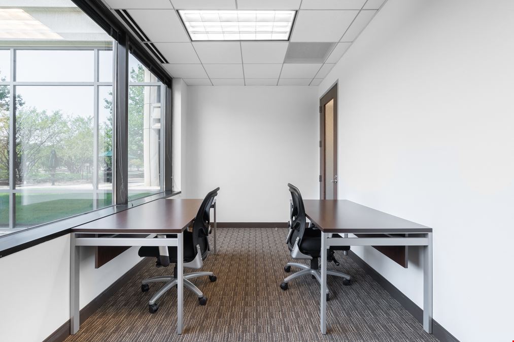 Regus - Lake Forest – Landmark Conway Farms
