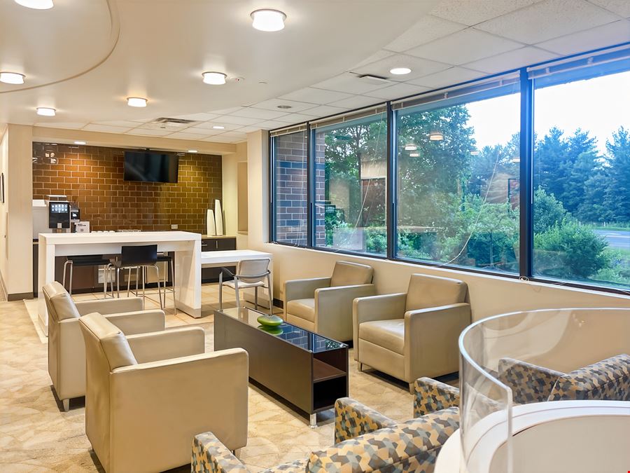 PA, Center Valley - Saucon Valley Plaza